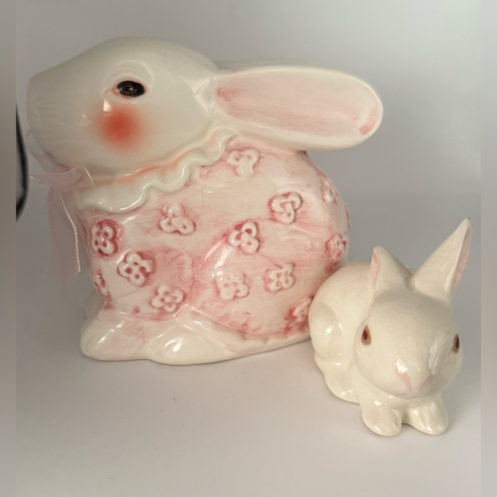 Carriage House Lot Of 2 Easter Bunny Figurines Handcrafted Kansas City MO